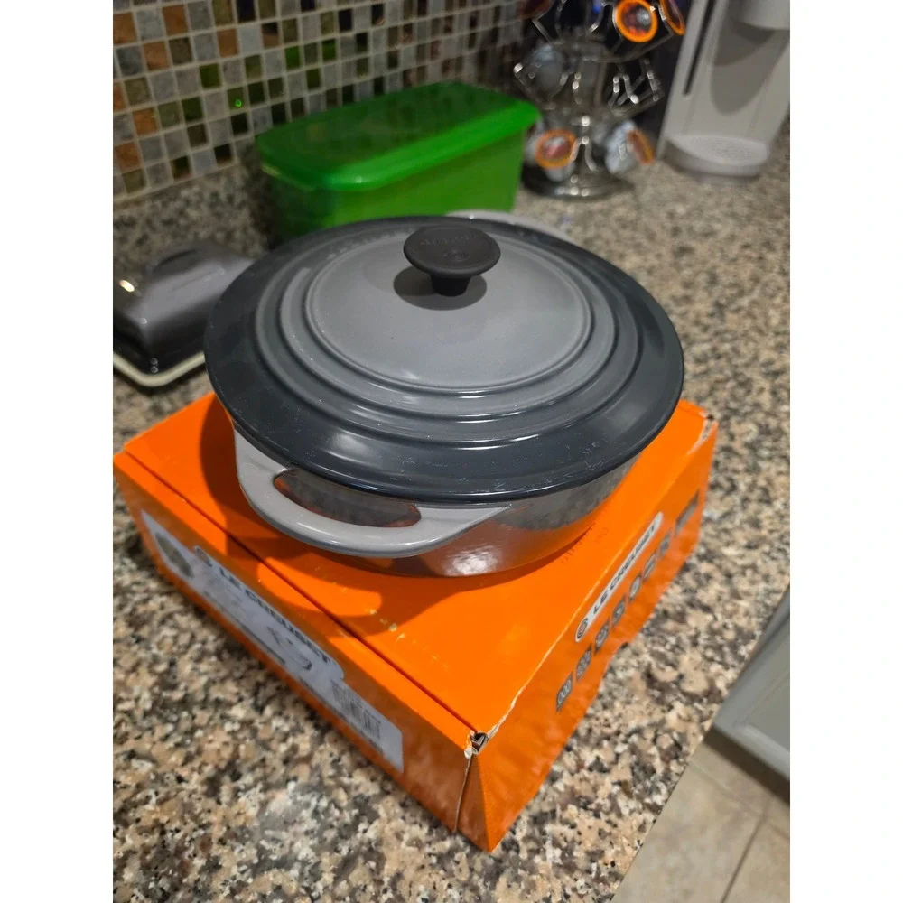 Le Creuset 2.75 Qt Round Dutch Oven Oyster Grey Enameled Cast Iron 22cm Cocotte